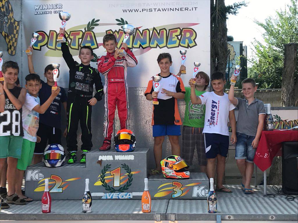 podio mini trofeo karting pista winner 15072018